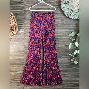 GORGEOUS 💐Wild Fable Floral Crinkle Bell Bottom Pants Small Retro Boho Pull On